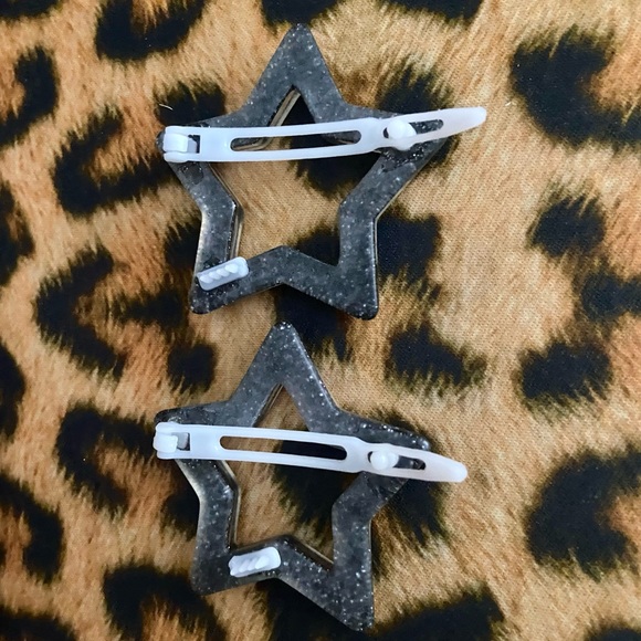 Black and Silver Glitter Star Hair Clips - Picture 8 of 9